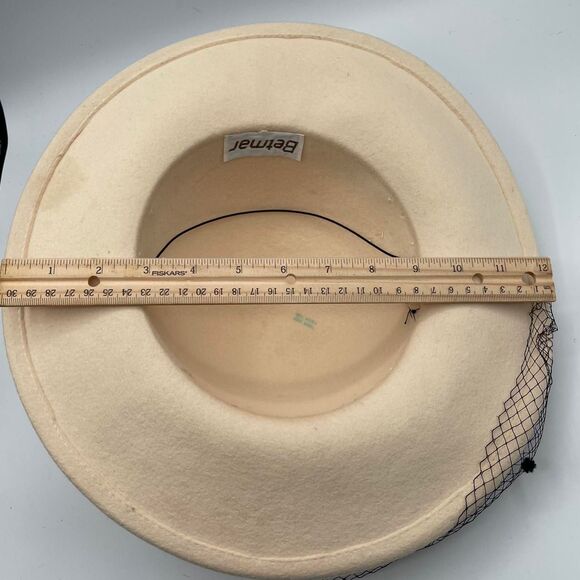 Vintage Cream Wool Fedora Hat Black Mesh Veil & Feathers Glam Chic Old Hollywood - Picture 8 of 8